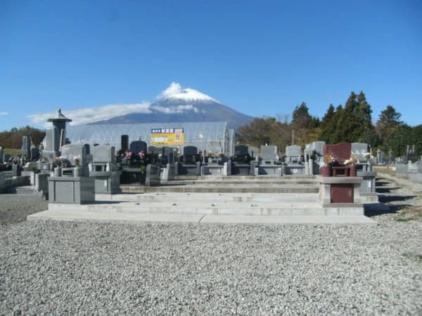 龍宝寺霊園