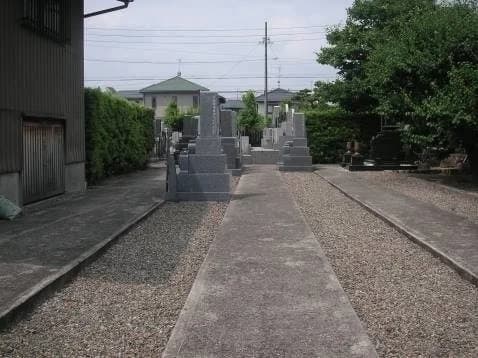 總見院墓地