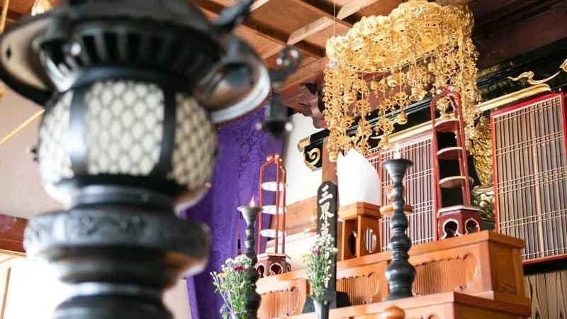 本堂内観