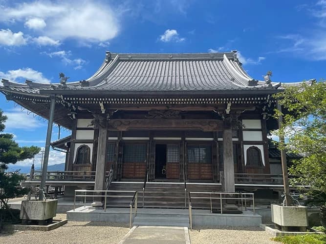 唯真寺 のうこつぼ