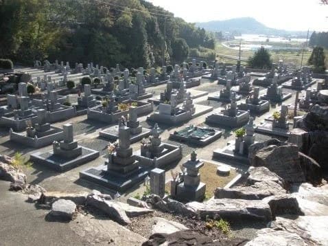 吉祥山緑地墓苑