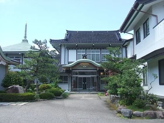 照円寺墓地
