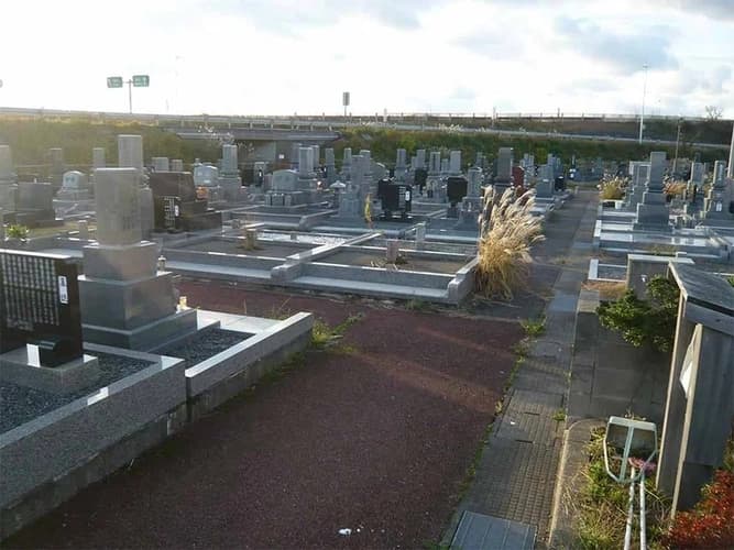 白山市営 蝶屋墓地公苑
