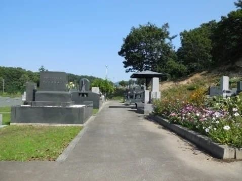 千代鶴霊苑 樹木葬・共同墓地