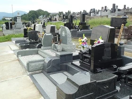 長袋共同墓地