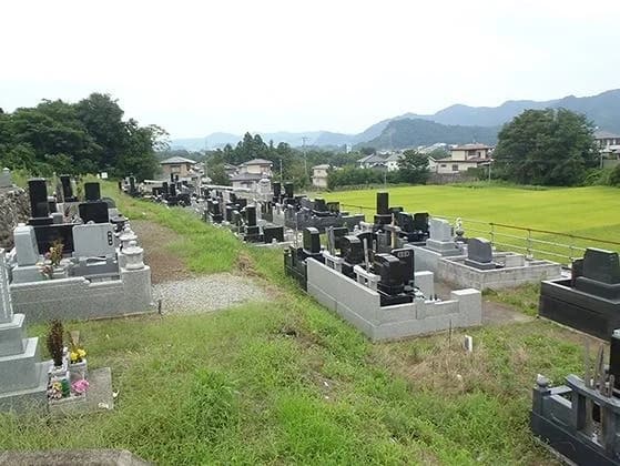 長袋共同墓地