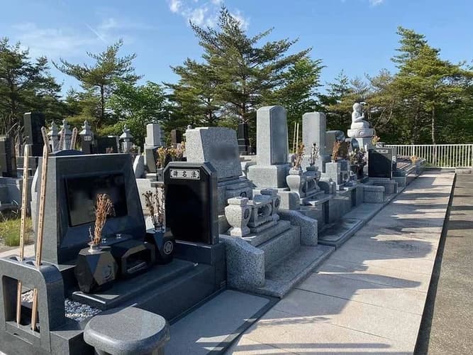 慈恩寺葛岡墓地