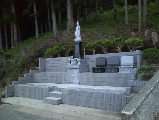 前谷寺墓地