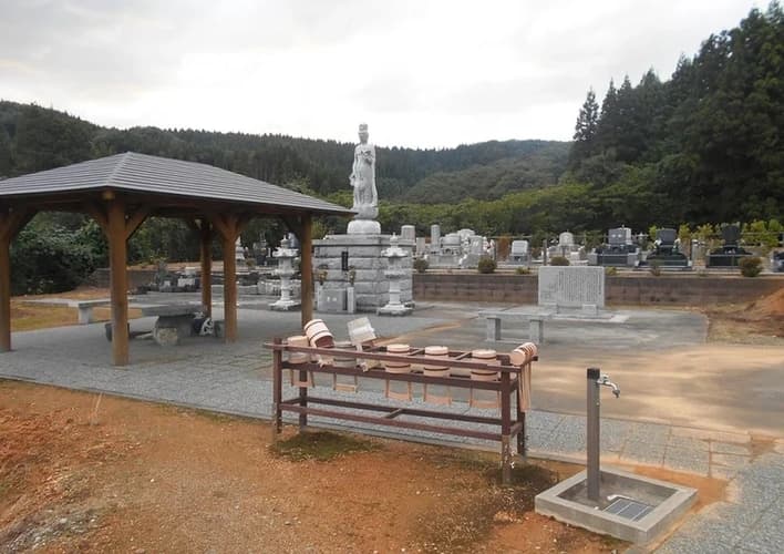 宝徳霊園