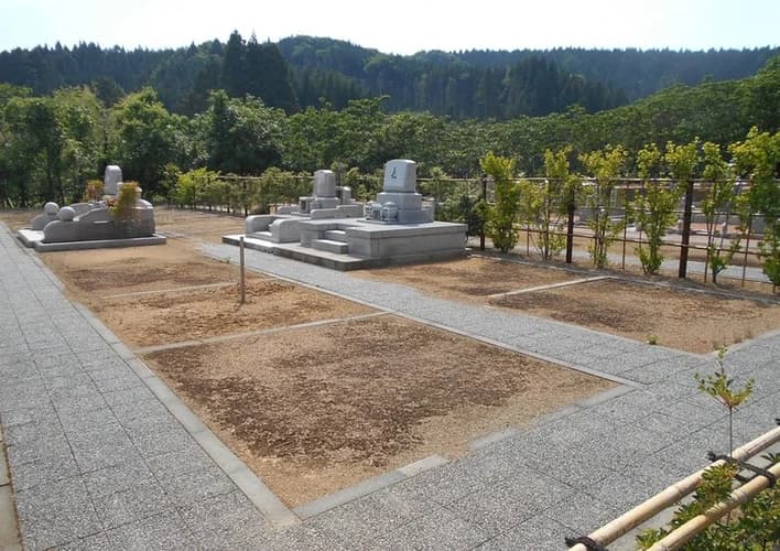 宝徳霊園
