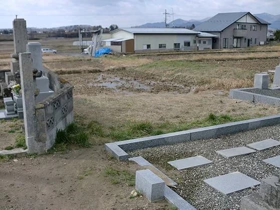地の岡墓地