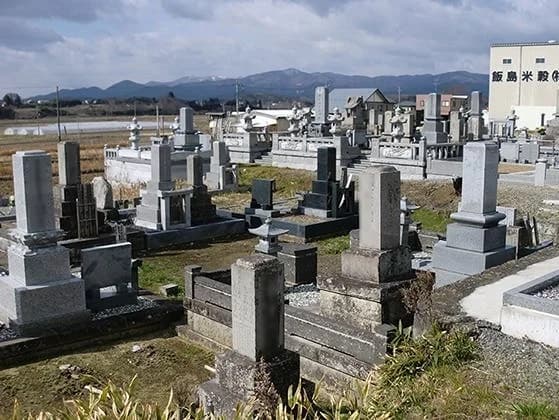 地の岡墓地