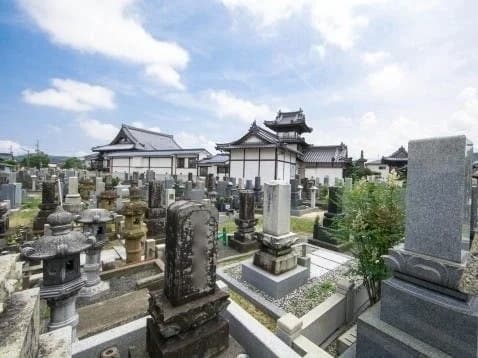 常忍寺墓地
