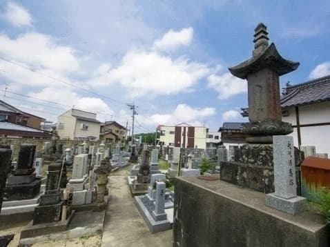 常忍寺墓地