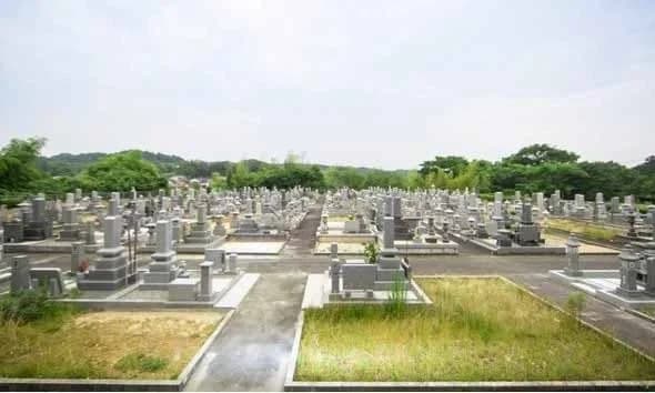 伯耆町町営公園墓地