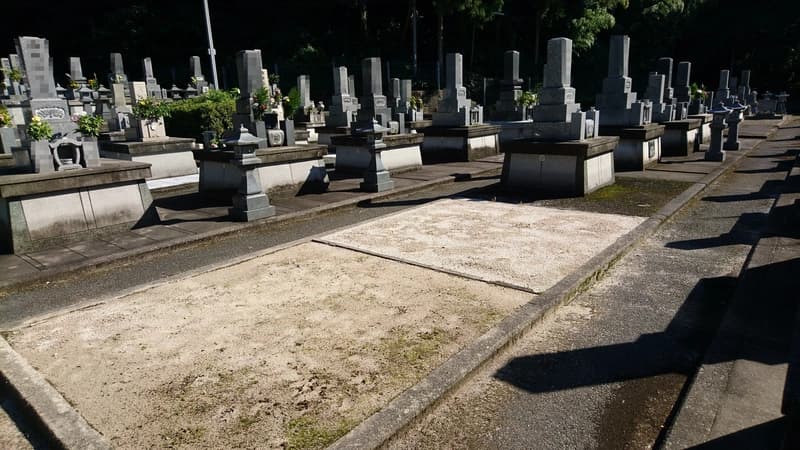 江津市営 市村墓地公園