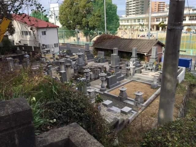 鶴形墓地