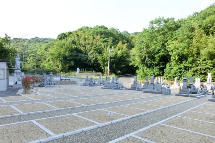 オアシス霊園 滝