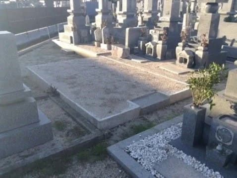 青江墓地