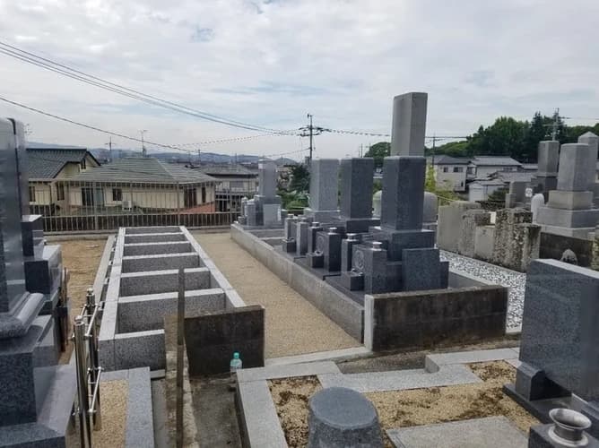 酒津墓地