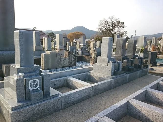 酒津墓地