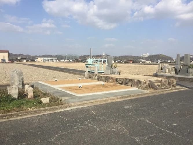 粒浦墓地