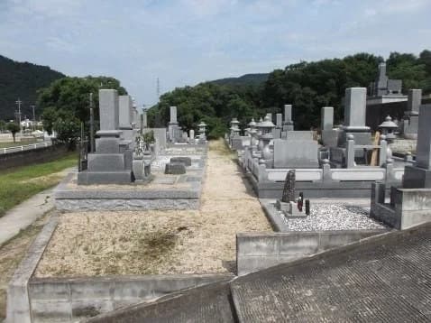 殿土井墓地