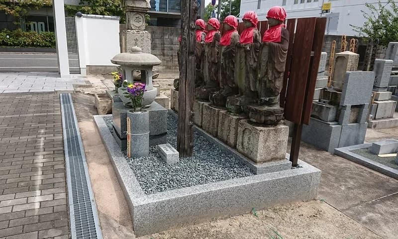 浄国寺 境内墓地