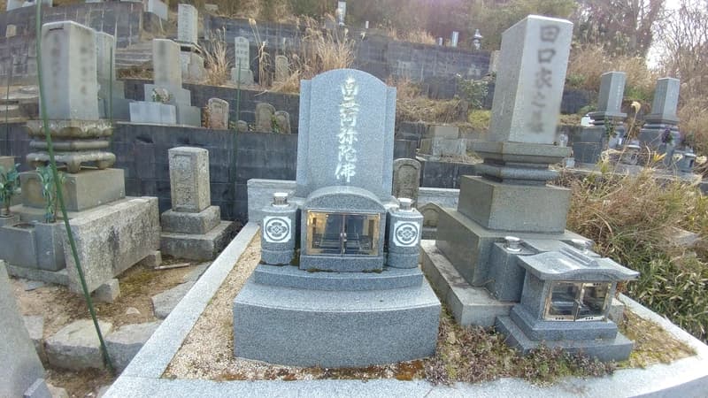 福山市内海町町共用墓地