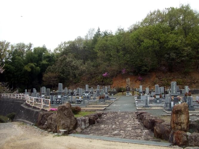 奥之院霊園
