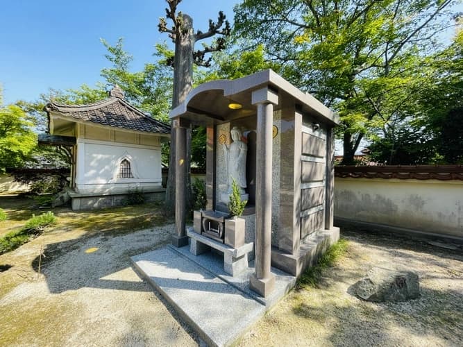 順教寺墓苑