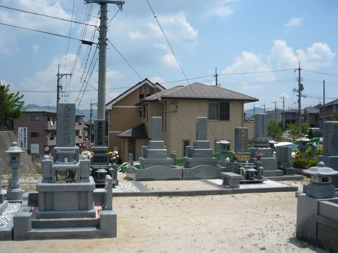 蓮華寺墓苑