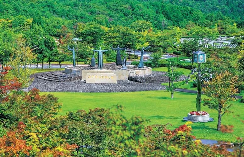 中国平和記念墓地公園