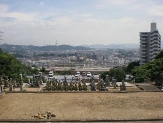 日吉台墓地