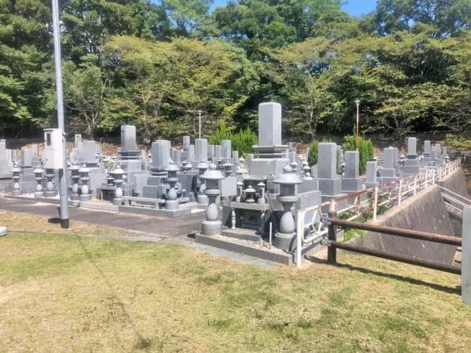 江田島市営 飛渡瀬墓地公園