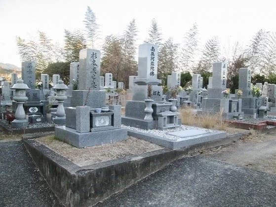 阿品墓地