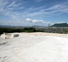 新田岡山墓地