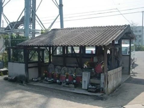 条六墓地