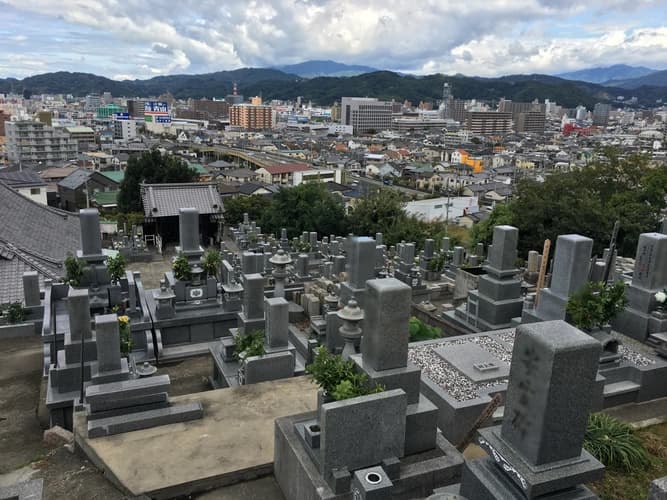 宝塔寺霊園