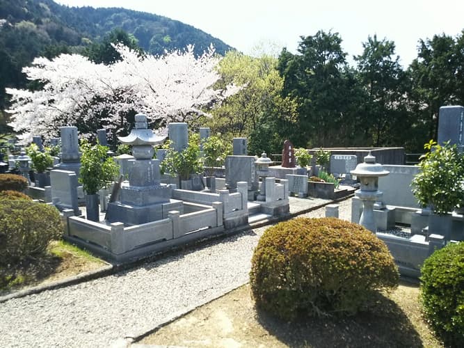 四国中央市営 桃山墓園