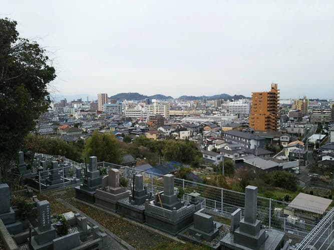 松山市営 山越墓地